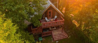 Xplorer II - Keene | Modernized Private Apartment in Town | Centrally Located to Major Trailheads