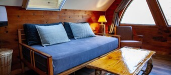 Xplorer II - Keene | Modernized Private Apartment in Town | Centrally Located to Major Trailheads