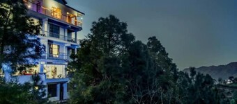 Double Room with Mountain View - The Terrace Retreat by StayVues
