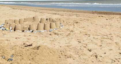 4 bedroom accommodation in Eccles on Sea