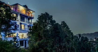 Double Room with Mountain View - The Terrace Retreat by StayVues