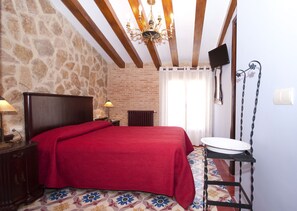 6 quartos, escrivaninha, Wi-Fi de cortesia, roupa de cama