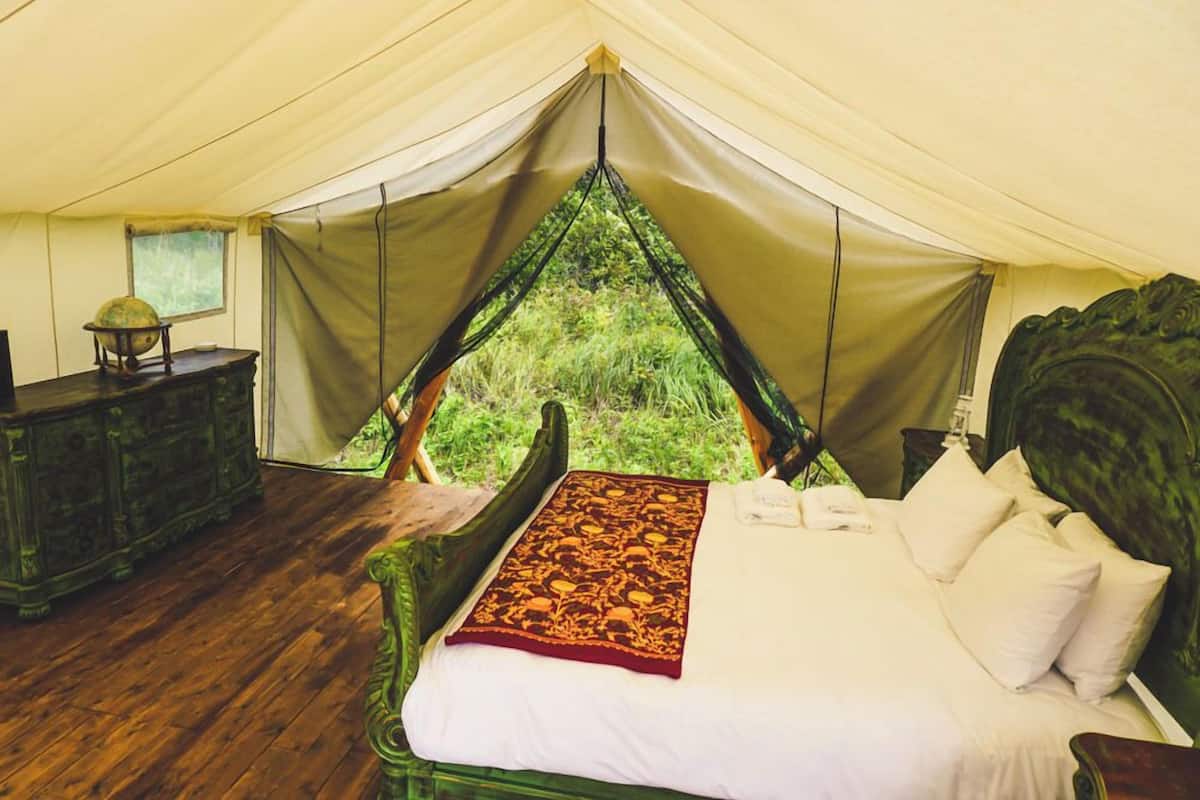Luxe tent | 1 slaapkamer, pillowtop-bedden, individueel gedecoreerd