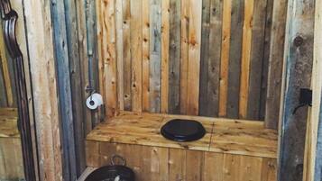 Barraca superluxo | Banheiro | Chuveiro, chuveiro com efeito de chuva, toalhas de banho, sabonete