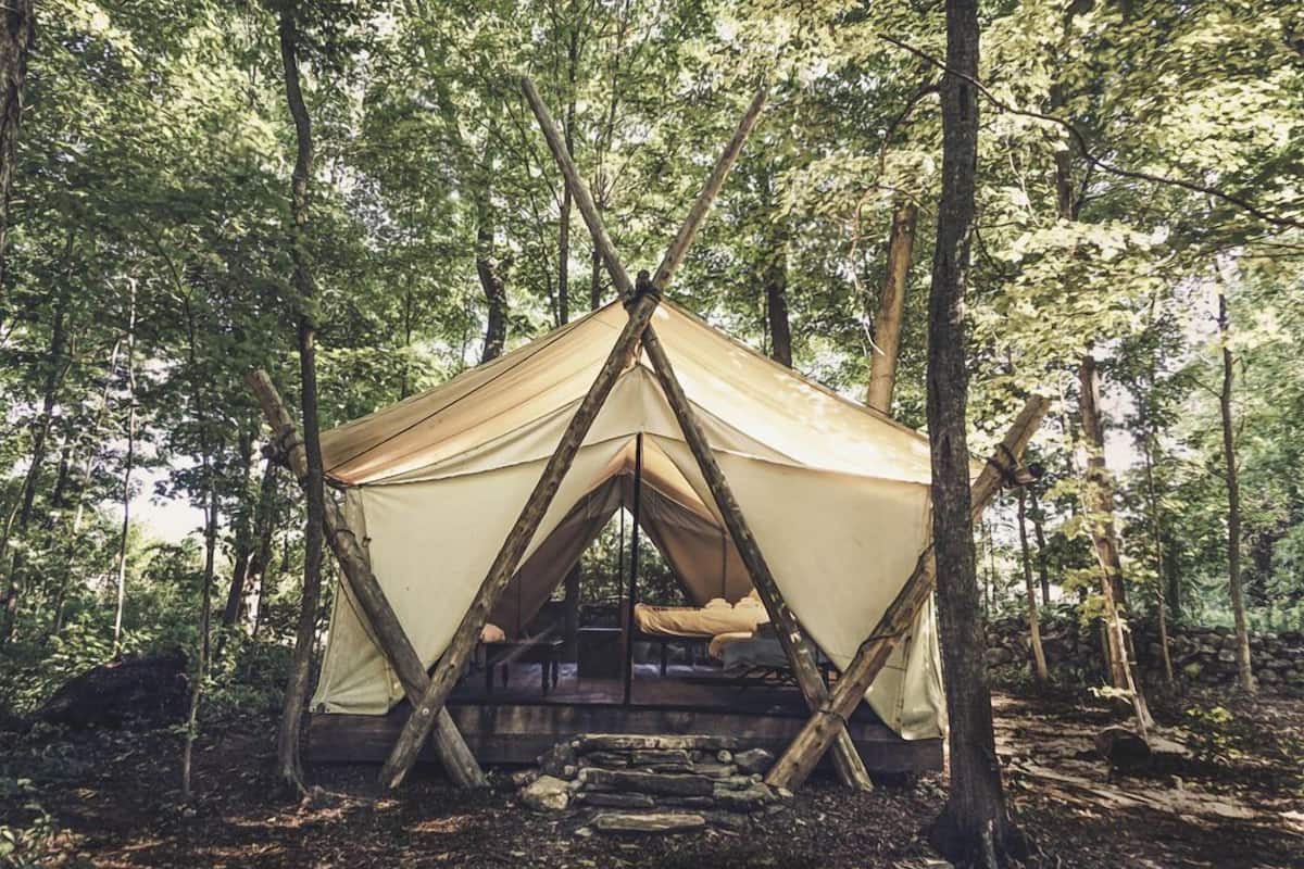 Luksustelt, 1 kingsize-seng | Senger med overmadrass, individuelt dekorert og individuelt innredet