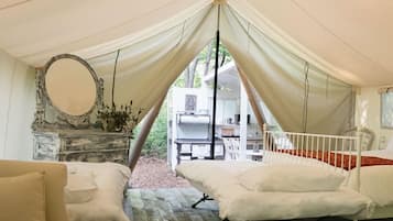 Heirloom #5 | 1 bedroom, pillowtop beds, individually decorated