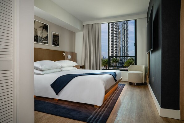 1 bedroom, desk, Internet, bed sheets