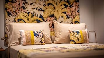 3 habitaciones, caja de seguridad en la habitación y escritorio