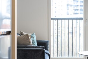 1 bedroom, Internet - Flat for Modern City Living (Leeds)