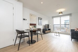 Apartment | 1 bedroom, Internet - Deluxe Leeds Flat With Views (Leeds)