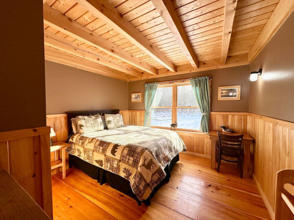 2 多间卧室、免费 WiFi、床单