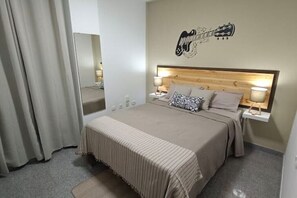 2 slaapkamers, een strijkplank/strijkijzer, gratis wifi, beddengoed