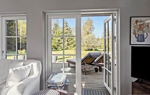 Smart TV, fireplace - Beautiful home in Væggerløse with sauna (Væggerløse)