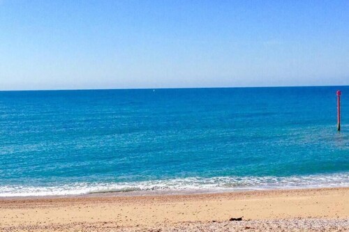 Beautiful first Floor Condo on Bay-10 minutes to Beach with all needs filled
