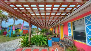 Basic Room, Patio, Partial Ocean View | Terrace/patio - Si Como No Inn (Flagler Beach)