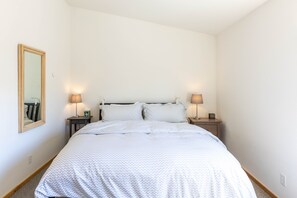 2 Schlafzimmer, Schreibtisch, Bügeleisen/Bügelbrett, kostenloses WLAN