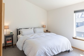 2 bedrooms, desk, iron/ironing board, free WiFi - Cozy Hailey Haven: Sun, Ski, Work, & Play at Your Doorstep (Hailey)