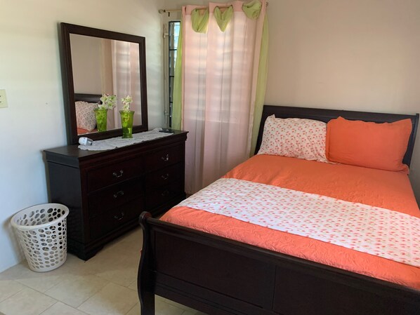 3 bedrooms, iron/ironing board, free WiFi