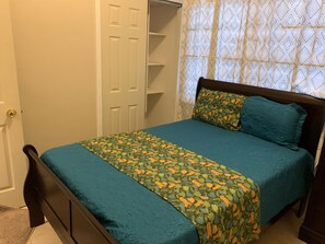 3 slaapkamers, een strijkplank/strijkijzer, gratis wifi