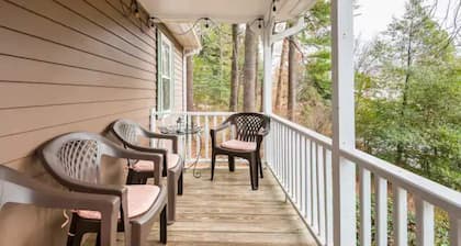CHARMING Saluda on My Mind – 2min Walk to Downtown