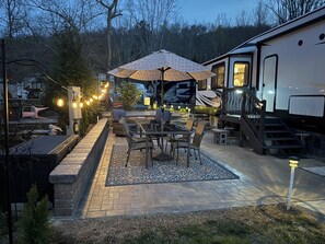 Outdoor dining - 2020 42ft Forest River Sabre RV located in Outdoor Resorts Gatlinburg Lot 206  (Gatlinburg)