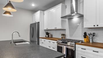 House, Multiple Beds, Patio, City View ((#19) 3323 Vista Ave) | Private kitchen | Coffee/tea maker