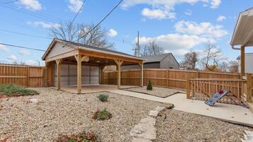 House, Multiple Beds, Patio, City View ((#19) 3323 Vista Ave) | View from room