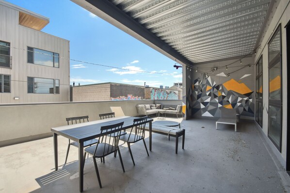 Condo, Multiple Beds, Patio, City View ((R04) 3198 Blake St. Unit 207) | Property grounds
