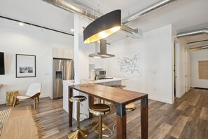 Private kitchen - Cowboy Muse | RiNo Art Lofts (Denver)