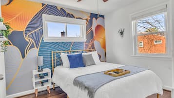 4 bedrooms, iron/ironing board, WiFi, bed sheets