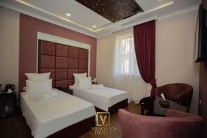 Premium bedding, down duvets, minibar, in-room safe - Viaggio Hotel (Yerevan)