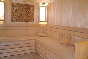Shower, hair dryer, slippers, towels - Viaggio Hotel (Yerevan)