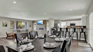 Casa, varias camas, hidromasaje (155 Moellering Main) | Restaurantes