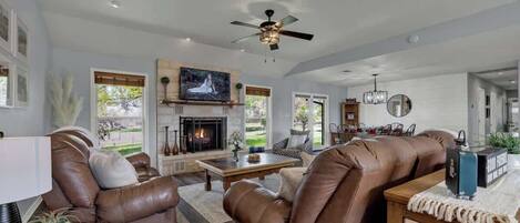 House, Multiple Beds, Hot Tub (3131 US 290 E) | Living area
