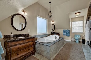 Cottage, 1 Queen Bed, Patio | Bathroom