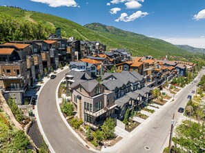 Exterior - Luxury Ski-in/out, Private Hot Tub Exclusive Amenities (Park City)