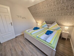 3 soverom, skrivebord, strykejern/-brett og wi-fi
