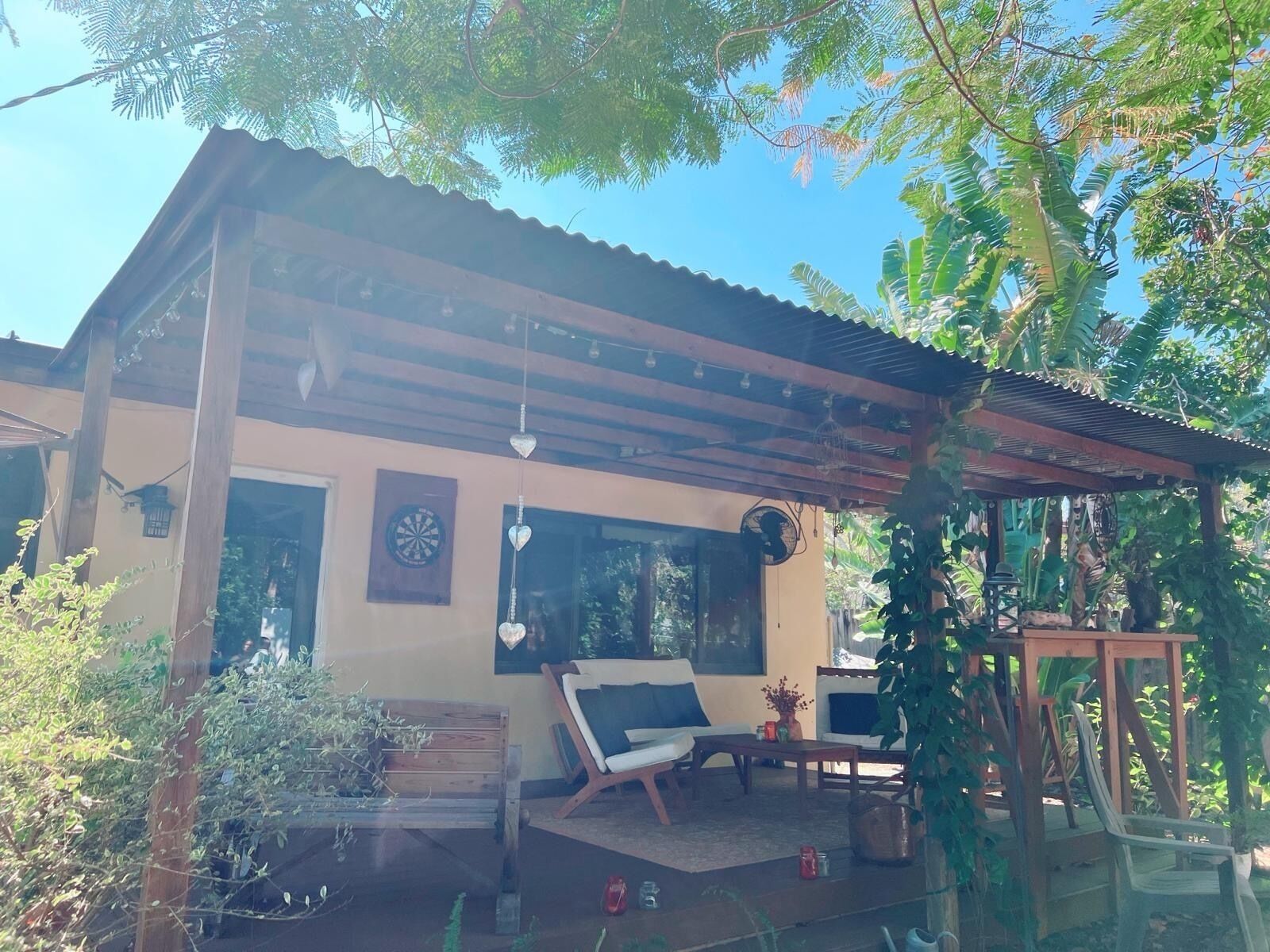 Quaint 2/1 + den/sunroom in Oasis style Backyard @ heart of downtown Boca Raton