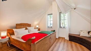 2 Schlafzimmer, Schreibtisch, Bügeleisen/Bügelbrett, WLAN