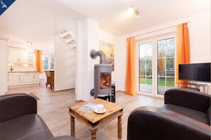 TV, fireplace, table tennis, stereo