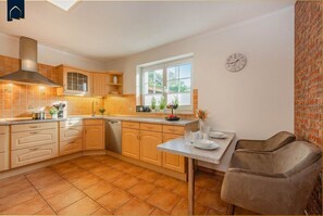 Unclassified image, 5 of 40, button