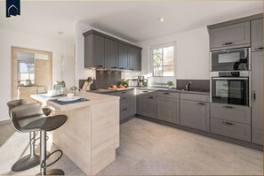 Unclassified image, 2 of 27, button - Ferienhaus Örnie - Neu Errichtetes Ferienhaus in Ruhiger Wohngegend mit Parkplatz, Sauna und Wlan (Zirchow)