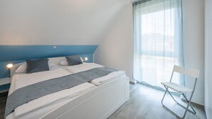 2 bedrooms, iron/ironing board, WiFi - Ferienhaus Himmelblau OG - Entspannte Auszeit: Fewo in Loddin für 4 Gäste (Loddin)