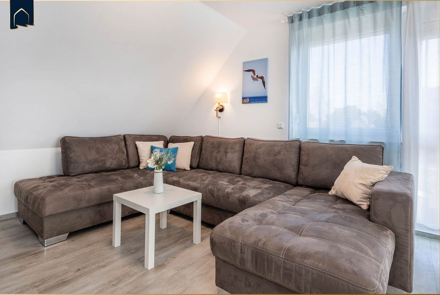 Fernseher, DVD-Player, Tischtennisplatte, Stereoanlage