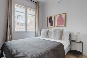 3 室のベッドルーム、アイロン / アイロン台、WiFi、ベッドシーツ