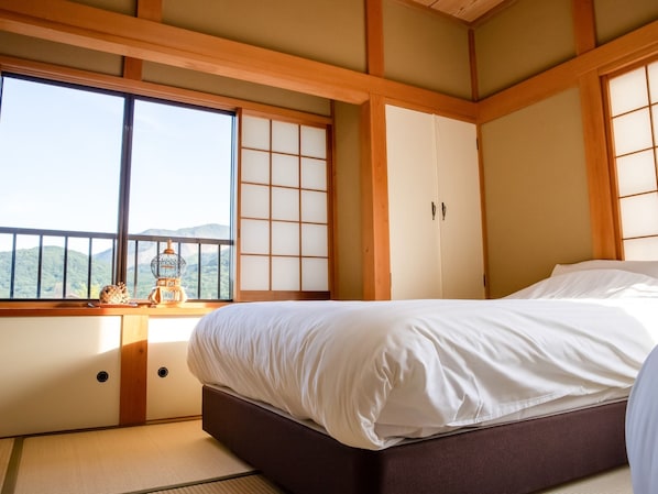3 bedrooms, free WiFi, bed sheets
