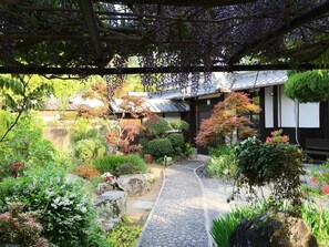 Enceinte de lâhĂ©bergement