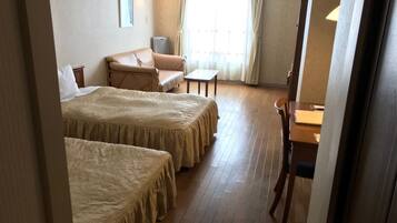 1 bedroom, desk, iron/ironing board, free WiFi