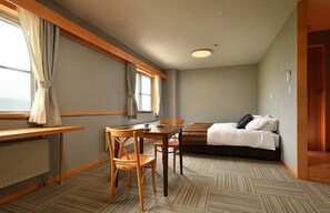 1 bedroom, desk, free WiFi, bed sheets - Large Twin Western Style vs | 1 night with 2 me / Shimotakai-gun Nagano (Shimotakai-gun)