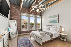 2 Schlafzimmer, Schreibtisch, Bügeleisen/Bügelbrett, kostenloses WLAN